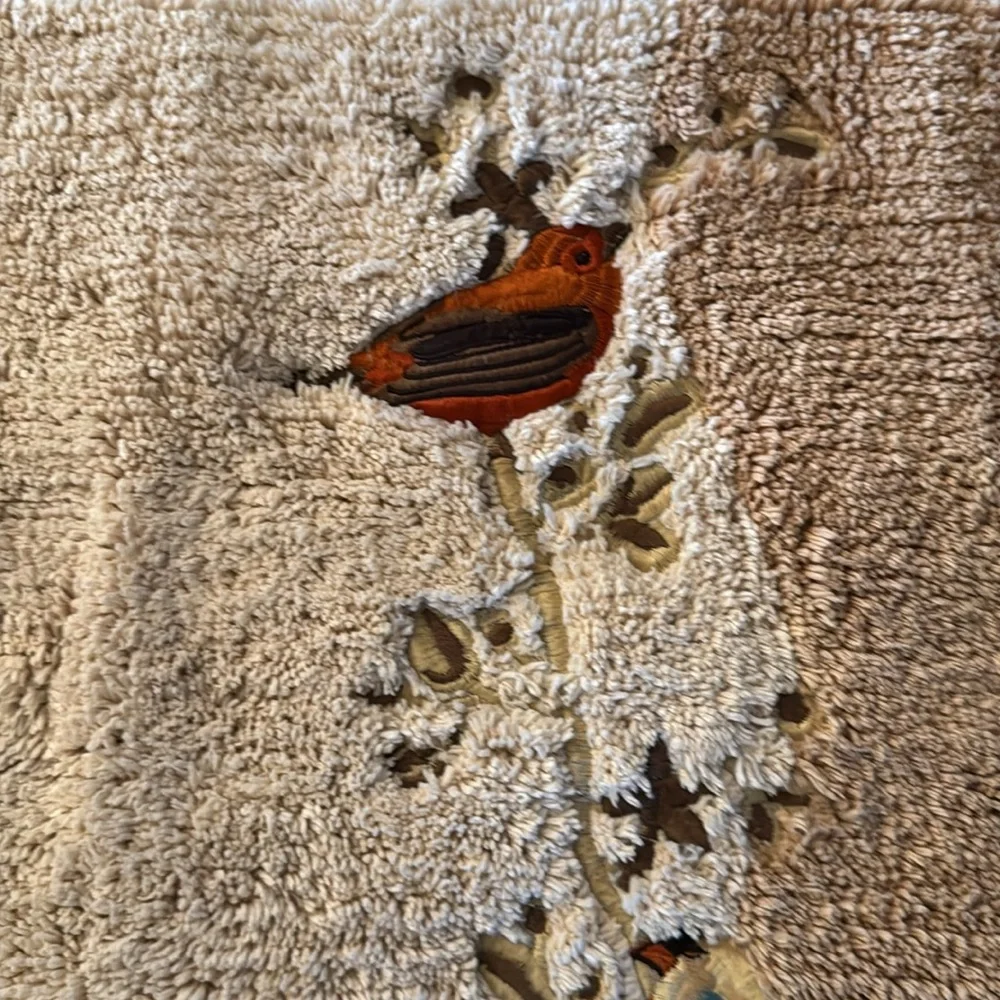 Avanti Like New Embroidered Bird Bath Mat